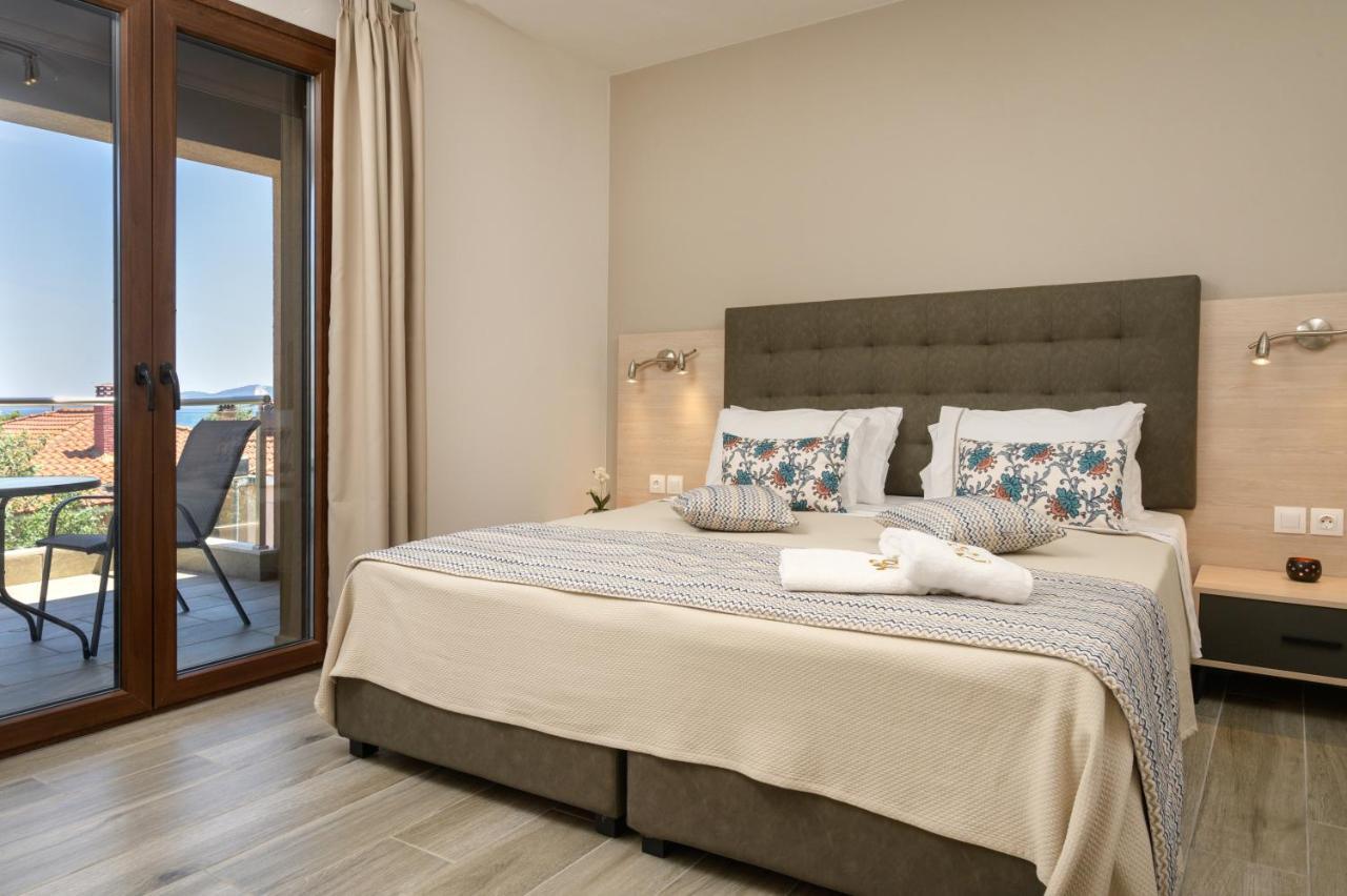M&B Boutique Apartments Nea Roda Eksteriør billede
