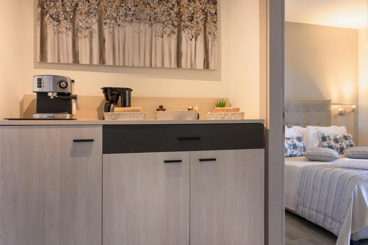M&B Boutique Apartments Nea Roda Eksteriør billede
